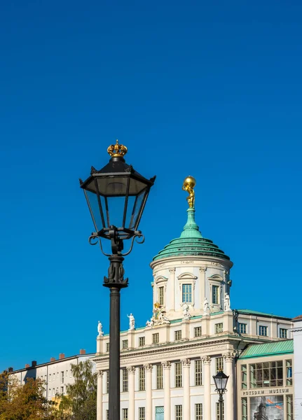 Lykta på den gamla marknaden i Potsdam, brandenburg, Tyskland — Stockfoto