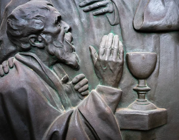 Representações simbólicas da bíblia nas portas de entrada da catedral de Berlim, na alemanha — Fotografia de Stock