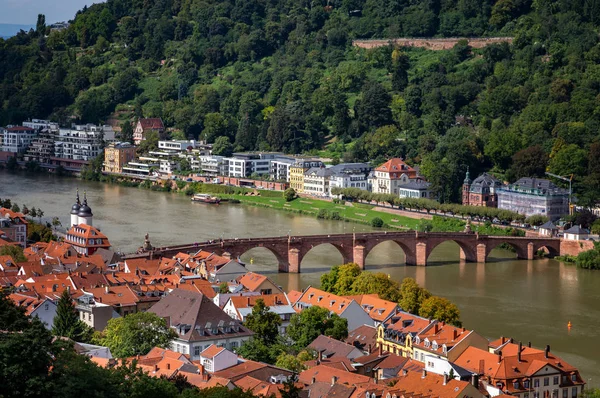 Bridge over the neckar in the old town of heidelberg, germany — Stock Photo, Image
