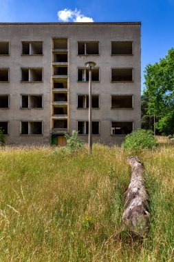Berlin, Almanya eteklerinde eski bir levha bina emlak boş özellikleri