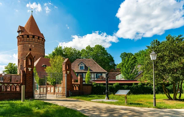 Parti della vecchia cinta muraria nella piccola città di Tangermnde in Sassonia-Anhalt, Germania — Foto Stock