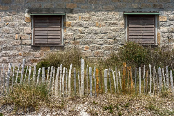 Empty house on a beach in sardinia, italy — Stock Photo, Image