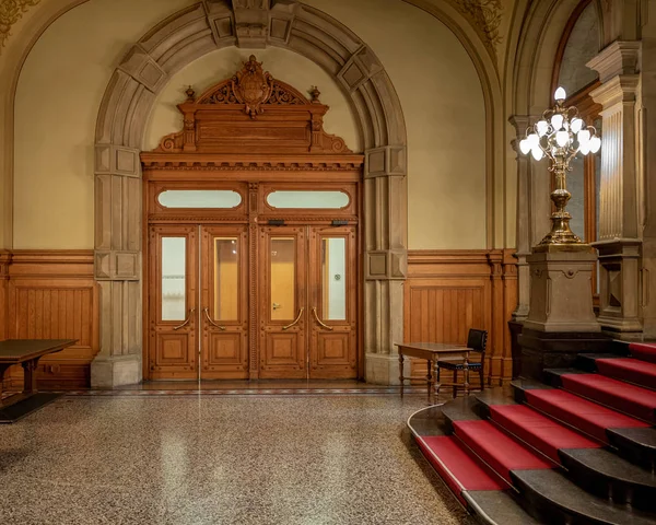 Hall de entrada na Câmara Municipal de Hamburgo, Alemanha — Fotografia de Stock