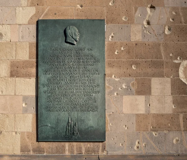 Memorial plaque on the facade of the Berlin Kaiser Wilhelm Memorial Church on Breitscheidplatz — Stock Photo, Image