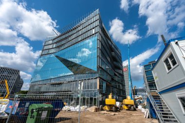Yeni yenilikçi ve modern ofisin ana istasyon Berlin yakınlarındaki Washingtonplatz 'a küp inşa edilmesi.