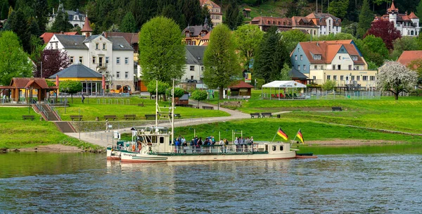 Gierseilfaehre en Rathen —  Fotos de Stock