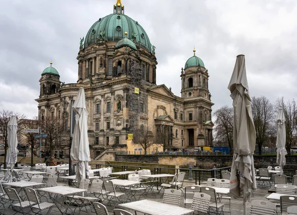 Mesas Vazias Área Externa Gastronomia Leste Cidade Berlin — Fotografia de Stock