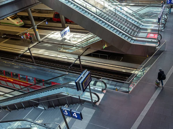 Berliner Hauptbahnhof Während Der Corona Krise Fast Menschenleer — Stockfoto