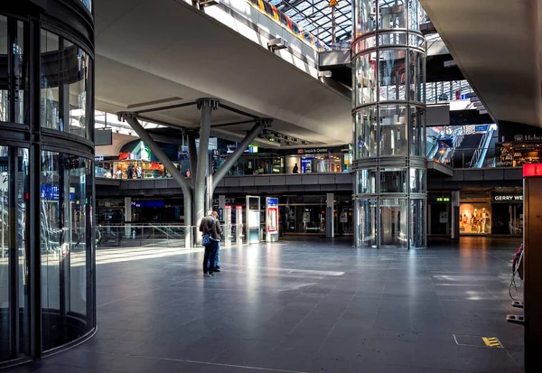 Berliner Hauptbahnhof Während Der Corona Krise Fast Menschenleer — Stockfoto