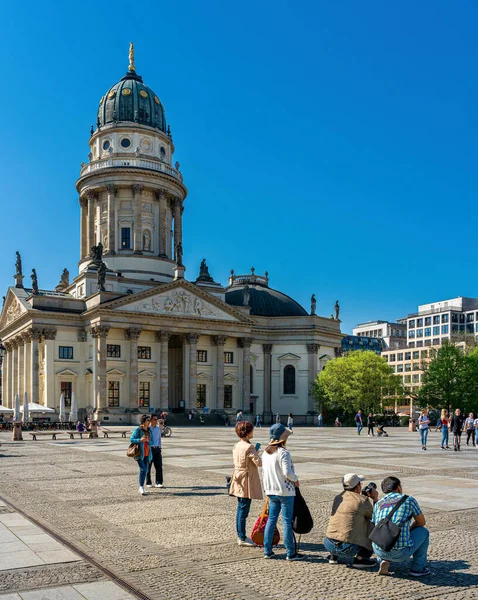 Berlin 'deki jandarma işaretinin tarihi binası.