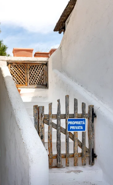 2019年9月 意大利撒丁岛一块土地的私人入口 — 图库照片