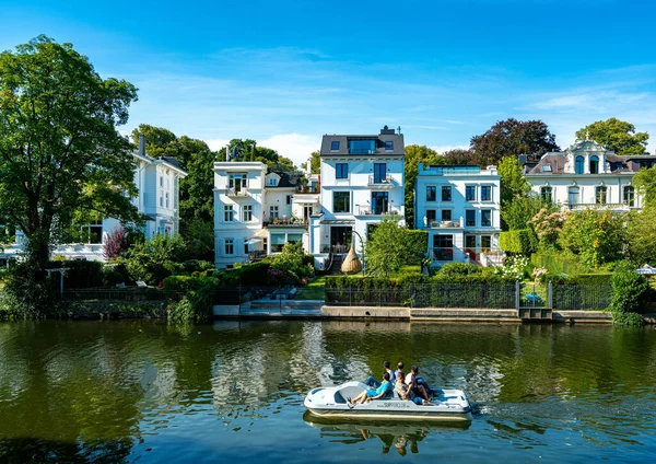 Pedalò Stand Paddlers Canoe Piroscafo Sull Alster Nella Nobile Zona — Foto Stock