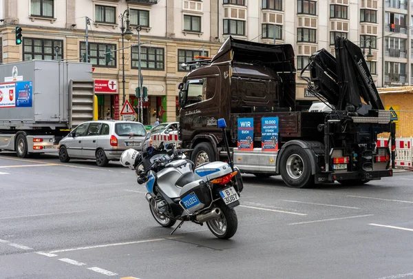 Berliner Polizei Mit Motorrad Regelt Den Strassenverkehr — Stock Photo, Image