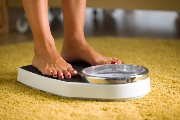 Close Young Woman Feets Weight Scale Home — Stock Photo, Image