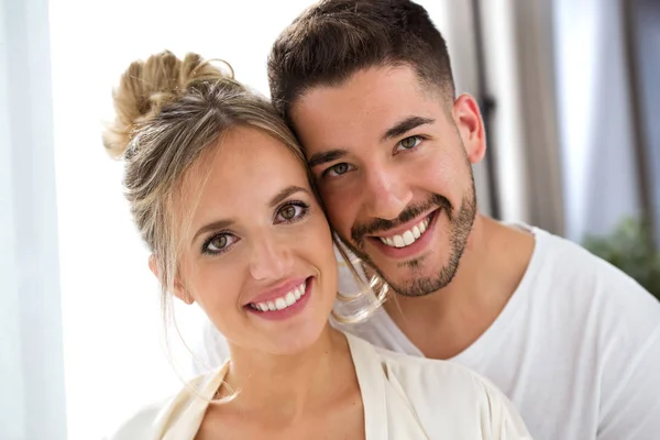 Portait Beautiful Young Lovely Couple Looking Camera Home — Stock Photo, Image