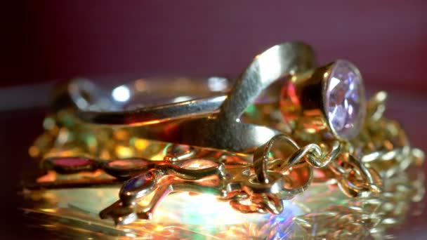 Krásný luxusní zlaté šperky — Stock video
