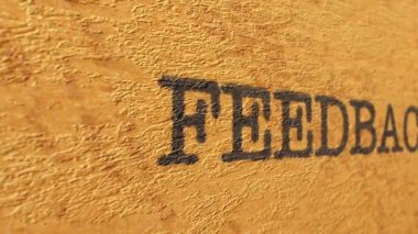 Grunge arka plan üzerinde geri bildirim metin