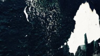 Eski grunge duvar ile bir çatlamak
