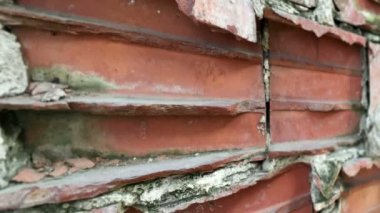 Tuğla duvar dolly vurdu