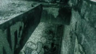 Terk House TV statik gürültü Abandon Into girin