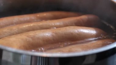 Sobaya makro atış Üzerinde Kaynar Sosis