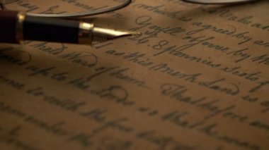 Son arzum ve vasiyetim dolmakalem ve gözlük.