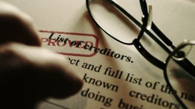 Alacaklılar listesinde parmak şıklatma