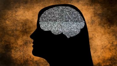 Beyninde TV paraziti olan bir kız.