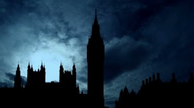 Westminster Sarayı ve Big Ben zaman bulutları