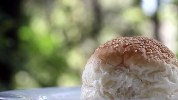 Close up de pão boneca tiro — Vídeo de Stock