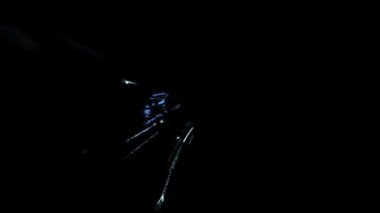 Sanal tünelden geçiyorum.