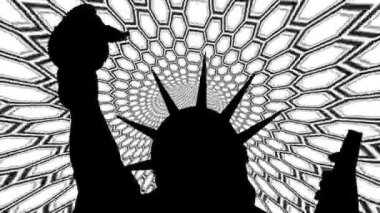 Siyah beyaz tünel geçmişine karşı özgürlük heykeli