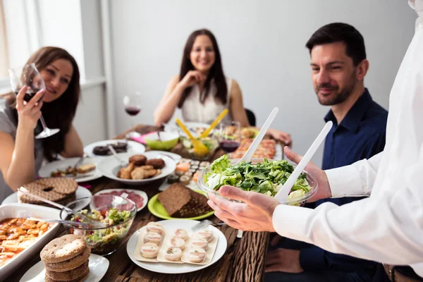 Close Waiter Bringing New Bowl Fresh Salad Table — Stock Photo, Image