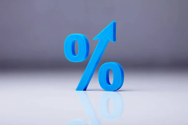 Close Van Een Percentagesymbool Reflecterende Achtergrond — Stockfoto
