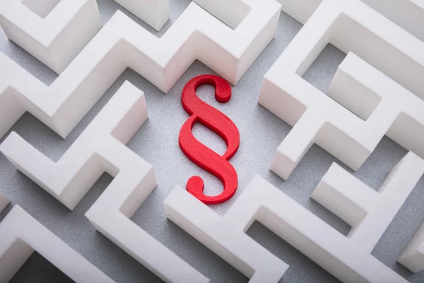 Elevated View Red Paragraph Symbol Centre White Maze — Stock Photo, Image