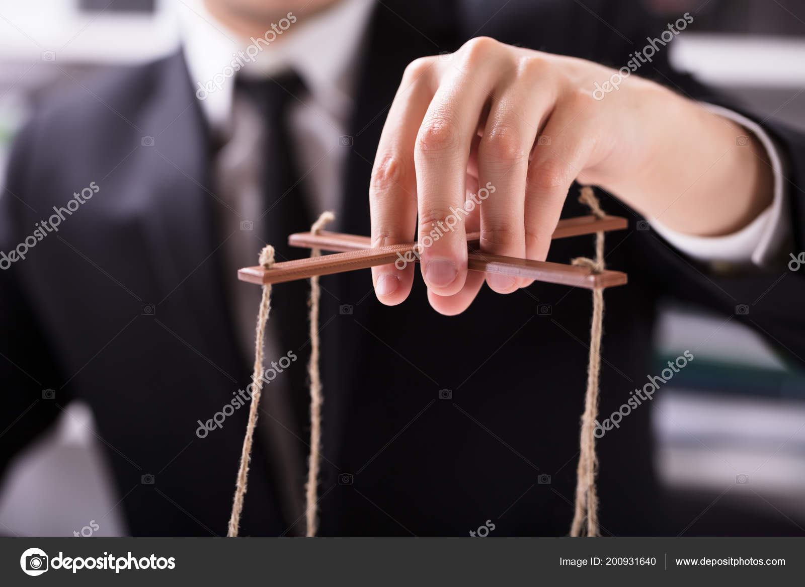 Nahaufnahme Der Hand Eines Geschäftsmannes Der Mit Schnur