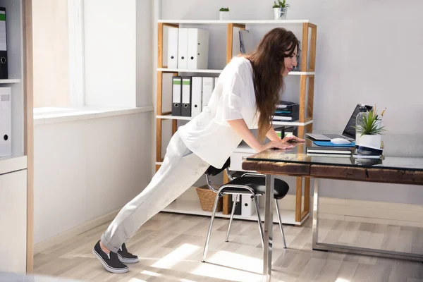 Side View Young Businesswoman Doing Push Workplace — Stock Photo, Image