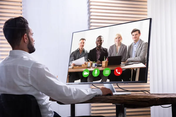 Young Businessman Video Conferencing His Partner Computer Workplace — Stock Photo, Image