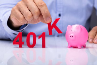 401k emeklilik planı servet yanında bir kişi malzeme çekme K alfabesi