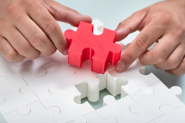 Close Businessman Hand Connecting Red Piece White Jigsaw Puzzles — Stock Photo, Image