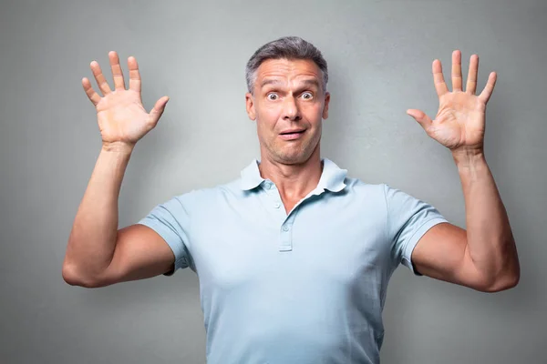 Portrait Terrified Man Grey Background — Stock Photo, Image