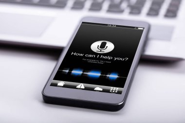 Resepsiyon nasıl yardımcı olabilir gösterilen ekranlı akıllı telefon? Metin