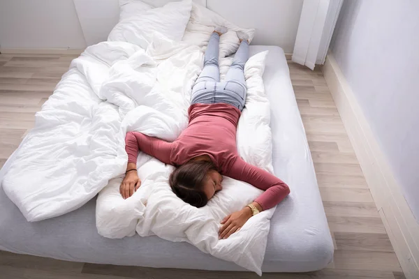 Young Woman Sleeping Bed Bedroom — Stock Photo, Image