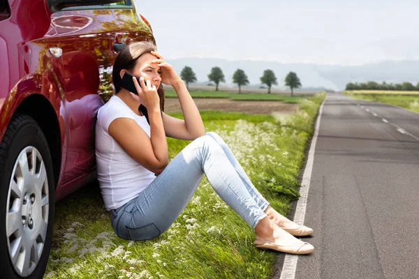 Side View Depressed Woman Sitting Road Breakdown Car — Stock Photo, Image