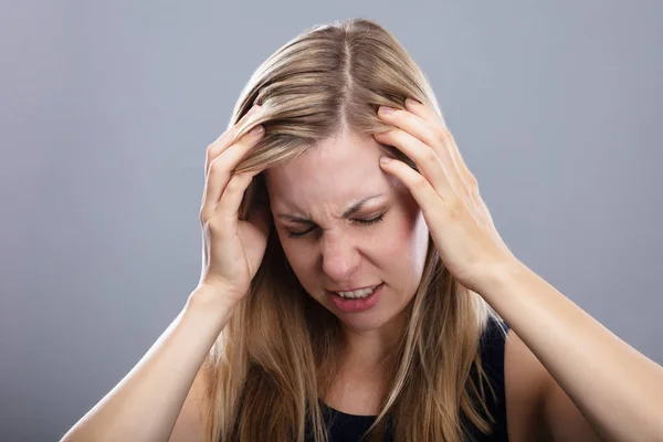 Photo Blonde Young Woman Suffering Headache — Stock Photo, Image