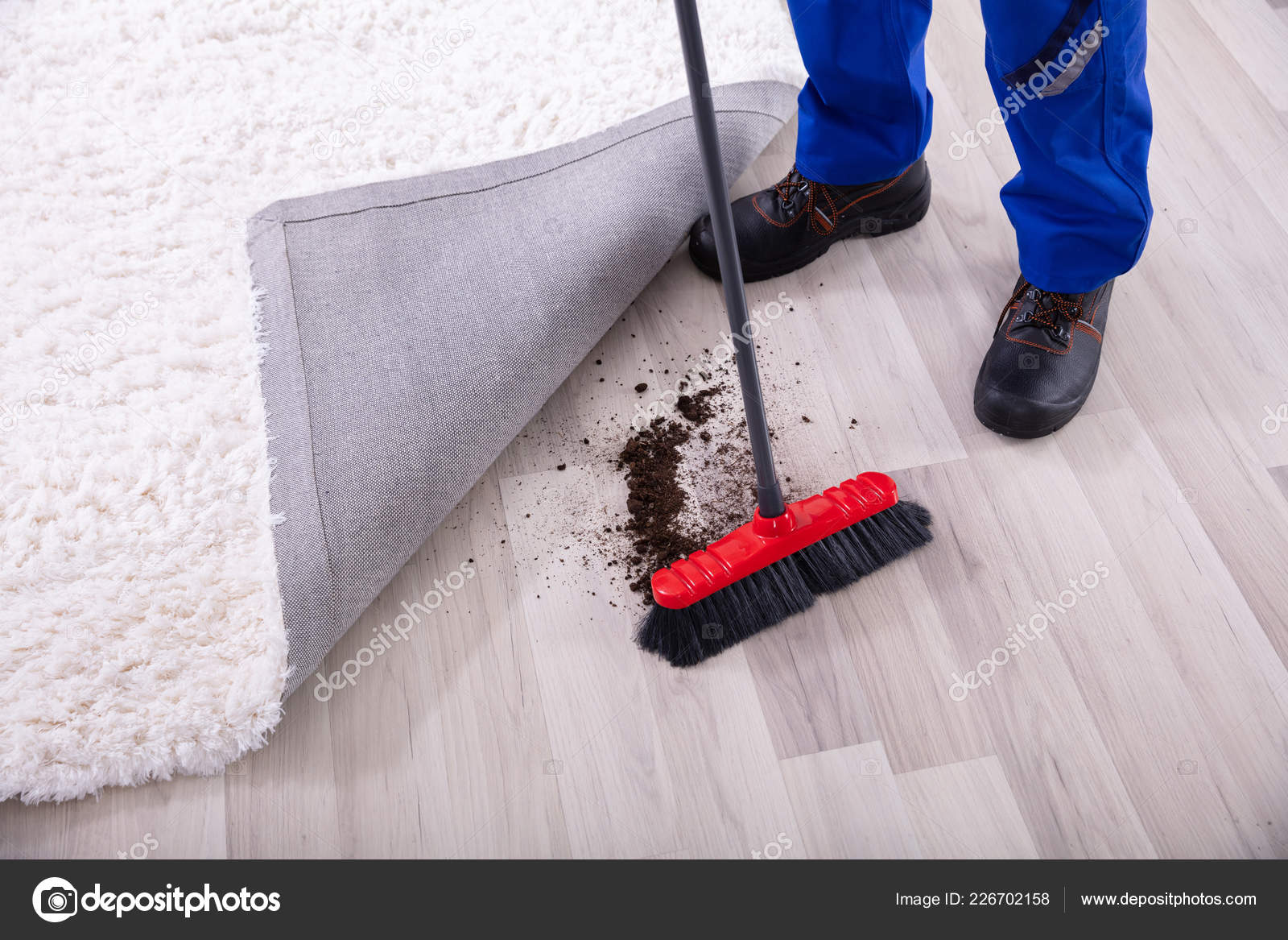 depositphotos_226702158-stock-photo-lowsection-view-janitor-cleaning-dirt.jpg
