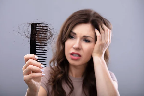 Close Worried Woman Holding Comb Suffering Hairloss — Stock Photo, Image