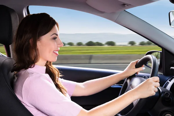 Side View Young Woman Traveling Car — Stock Photo, Image