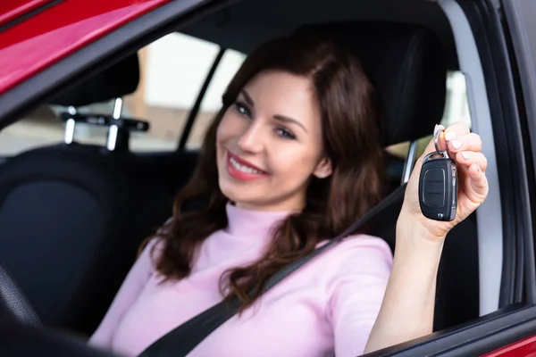 Close Happy Young Woman Sitting Car Showing Key — Stock Photo, Image