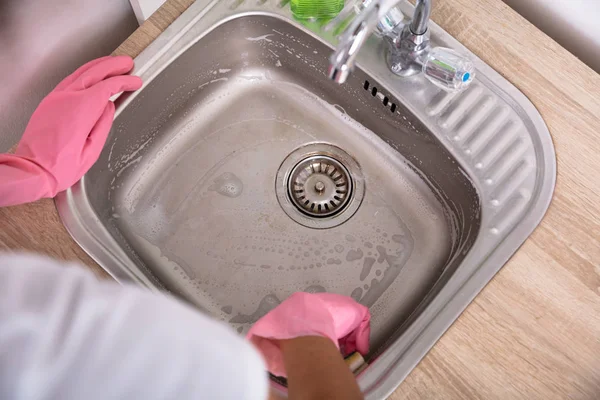 Une Vue Aérienne Des Mains Une Personne Gants Roses Lavant — Photo